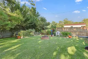8417 Folkstone Ln, Houston, TX 77075 - Photo 17