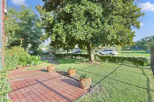 8417 Folkstone Ln, Houston, TX 77075 - Photo 13