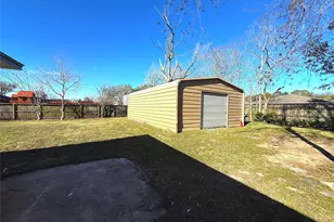 1214 Main St, Alvin, TX 77511 - Photo 33