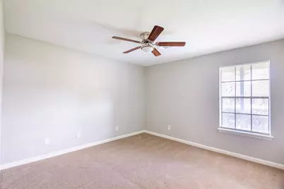 102 Sue Lane, Highlands, TX 77562 - Photo 9