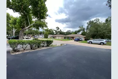 10682 Hazelhurst Drive #14, Houston, TX 77043 - Photo 3