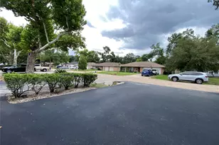 10682 Hazelhurst Dr, Houston, TX 77043 - Photo 3