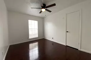 10682 Hazelhurst Dr, Houston, TX 77043 - Photo 17
