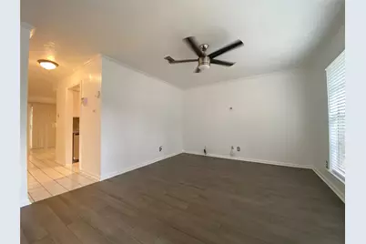 10682 Hazelhurst Drive #14, Houston, TX 77043 - Photo 5