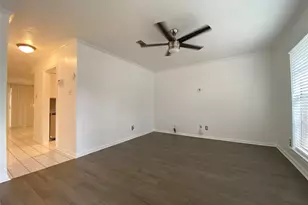 10682 Hazelhurst Dr, Houston, TX 77043 - Photo 5