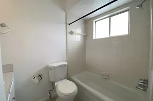 10682 Hazelhurst Dr, Houston, TX 77043 - Photo 19