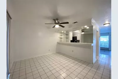 10682 Hazelhurst Drive #14, Houston, TX 77043 - Photo 7