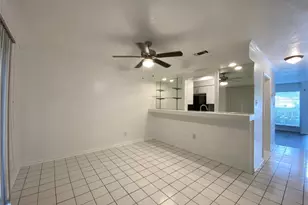 10682 Hazelhurst Dr, Houston, TX 77043 - Photo 7