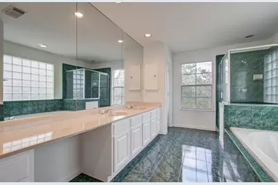 5425 Loch Lomond Drive, Houston, TX 77096 - Photo 35