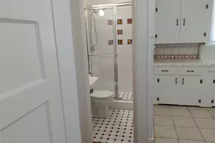 2924 Ave P 1/2, Galveston, TX 77550 - Photo 11