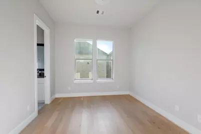 1005 Saint Charles Street, Houston, TX 77003 - Photo 5