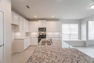 30014 Twisting Springs Dr, Fulshear, TX 77423 - Photo 11