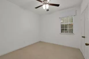67 E Sterling Pond Cir, The Woodlands, TX 77382 - Photo 21