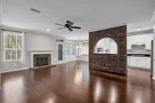 67 E Sterling Pond Cir, The Woodlands, TX 77382 - Photo 5