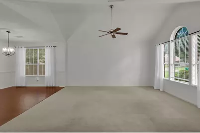 67 E Sterling Pond Circle, The Woodlands, TX 77382 - Photo 13