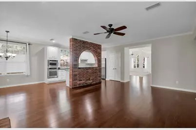 67 E Sterling Pond Circle, The Woodlands, TX 77382 - Photo 7