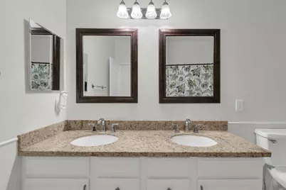 67 E Sterling Pond Circle, The Woodlands, TX 77382 - Photo 17