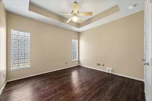4510 Cypress Pond Ct, Houston, TX 77059 - Photo 21