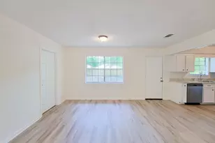 6 Sowell Ln, Huntsville, TX 77320 - Photo 3