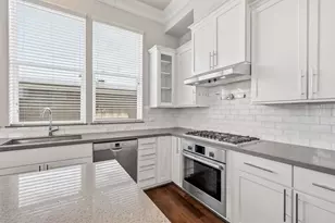 9614 Riddlewood Ln, Houston, TX 77025 - Photo 5
