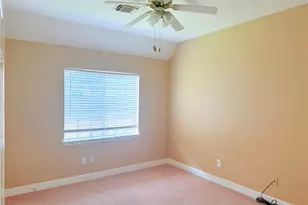 5010 Rebel Ridge Dr, Sugar Land, TX 77478 - Photo 15