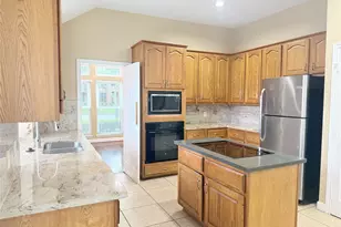 5010 Rebel Ridge Dr, Sugar Land, TX 77478 - Photo 3