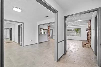 13834 Oakwood Lane, Sugar Land, TX 77498 - Photo 5