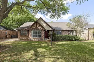 13834 Oakwood Ln, Sugar Land, TX 77498 - Photo 1