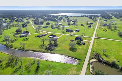 819 Mill Road, Angleton, TX 77515 - Photo 7