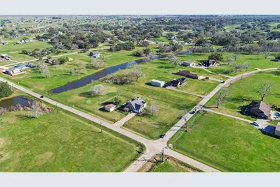 819 Mill Road, Angleton, TX 77515 - Photo 11