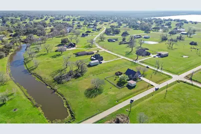 819 Mill Road, Angleton, TX 77515 - Photo 9