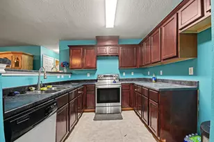 2932 Shady Creek Ln, Freeport, TX 77541 - Photo 11