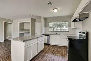 1803 Jones St, Rosenberg, TX 77471 - Photo 3