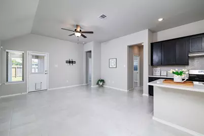 5018 Aspen Orchard Drive, Houston, TX 77066 - Photo 5