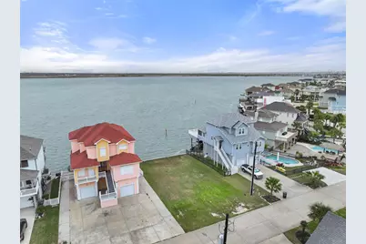 1618 Windsong Way, Tiki Island, TX 77554 - Photo 1
