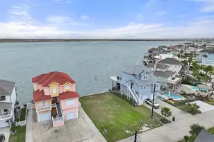 1618 Windsong Way, Tiki Island, TX 77554 - Photo 1