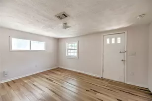 704 W West St, Livingston, TX 77351 - Photo 11