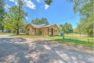 704 W West Street, Livingston, TX 77351 - Photo 19
