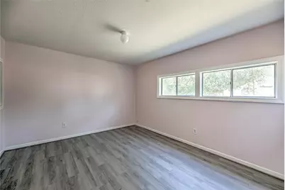 704 W West Street, Livingston, TX 77351 - Photo 9