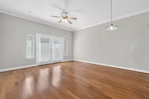 1010 Rosine St, Houston, TX 77019 - Photo 7