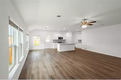 503 Oak Chase Avenue, Dayton, TX 77535 - Photo 5