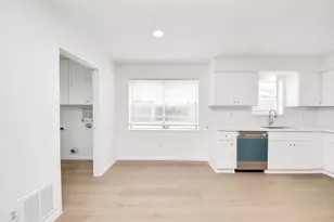 7230 Pella Dr, Houston, TX 77036 - Photo 19