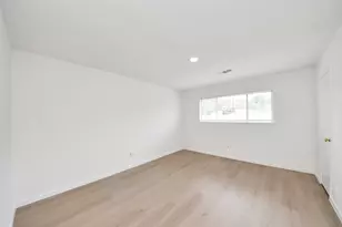 7230 Pella Dr, Houston, TX 77036 - Photo 9