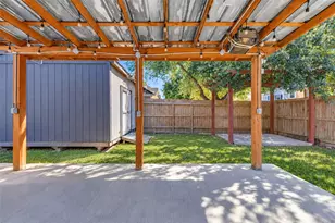 10623 Gulf Valley St, Houston, TX 77075 - Photo 29