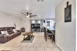 10623 Gulf Valley St, Houston, TX 77075 - Photo 9