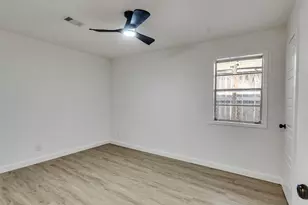 5627 Southbrook Dr, Houston, TX 77033 - Photo 19