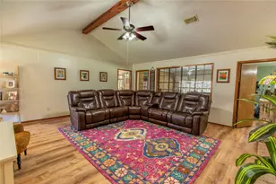 204 Briarwood Dr, Bellville, TX 77418 - Photo 5