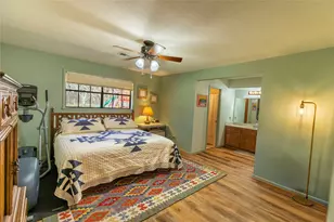 204 Briarwood Dr, Bellville, TX 77418 - Photo 13