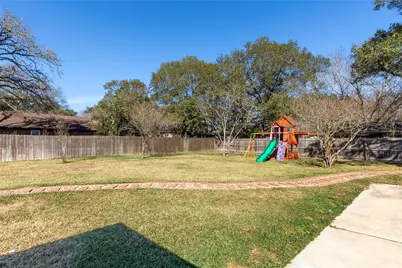 204 Briarwood Drive, Bellville, TX 77418 - Photo 23