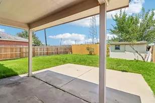 13914 Bonnetbriar Ln, Sugar Land, TX 77498 - Photo 25